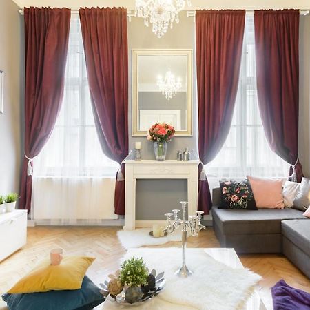 Cityscape Wenceslas Square Apartment براغ المظهر الخارجي الصورة