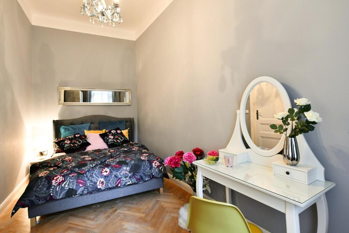 Cityscape Wenceslas Square Apartment براغ المظهر الخارجي الصورة