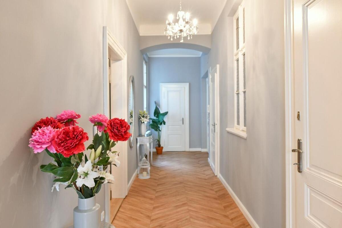Cityscape Wenceslas Square Apartment براغ المظهر الخارجي الصورة